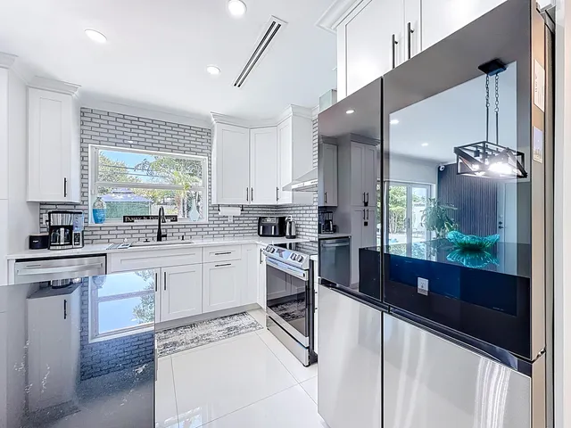 $1,099,000 | 2601 Northeast 18th Street, Pompano Beach, FL 33062
