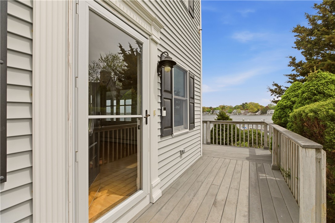 507 County Road Barrington, RI 02806 - Photo 5 of 45