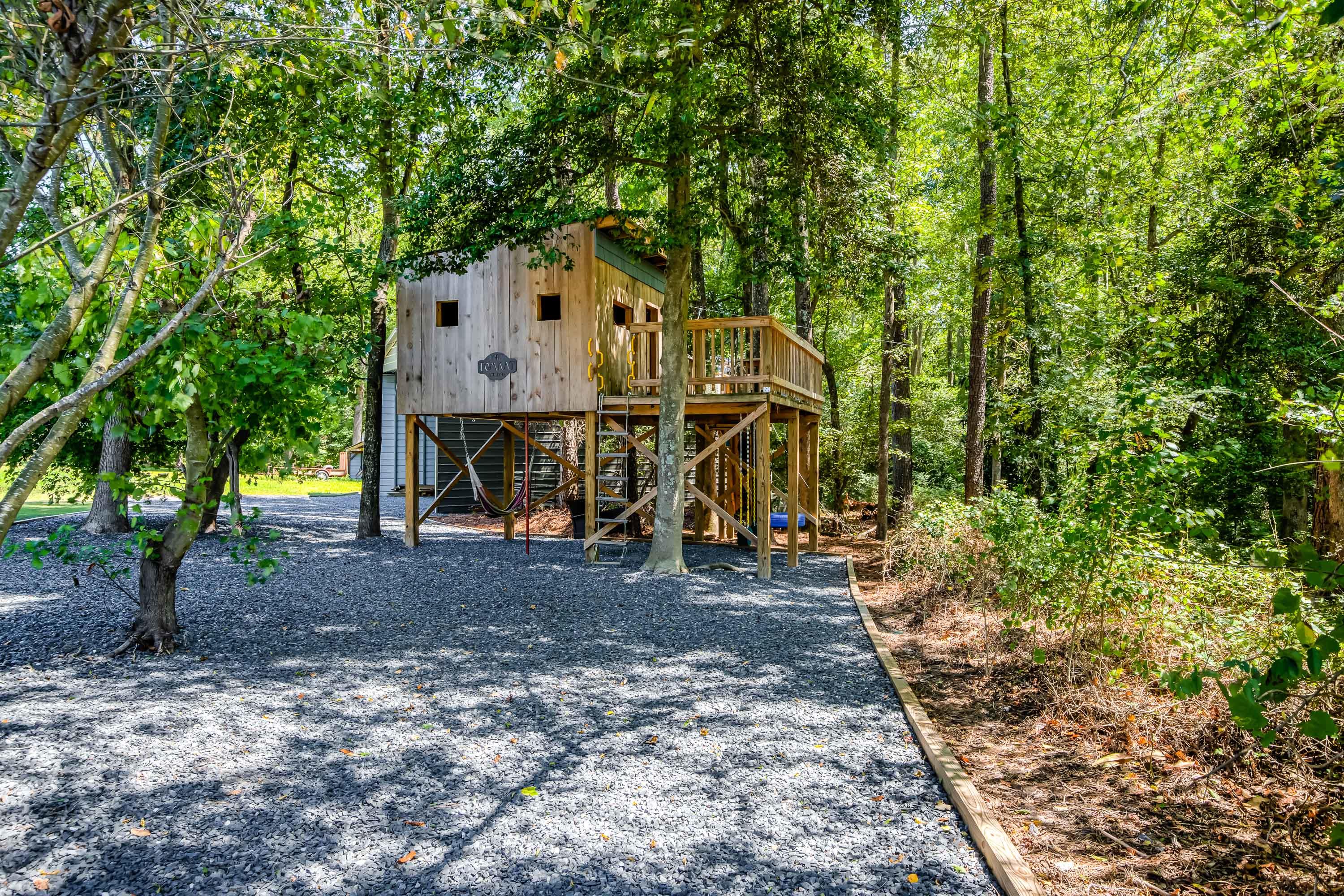 2777 Farm Life School Road Carthage, NC 28327 - Photo 7 of 44 Massive treehouse with rock wall & zipline!!