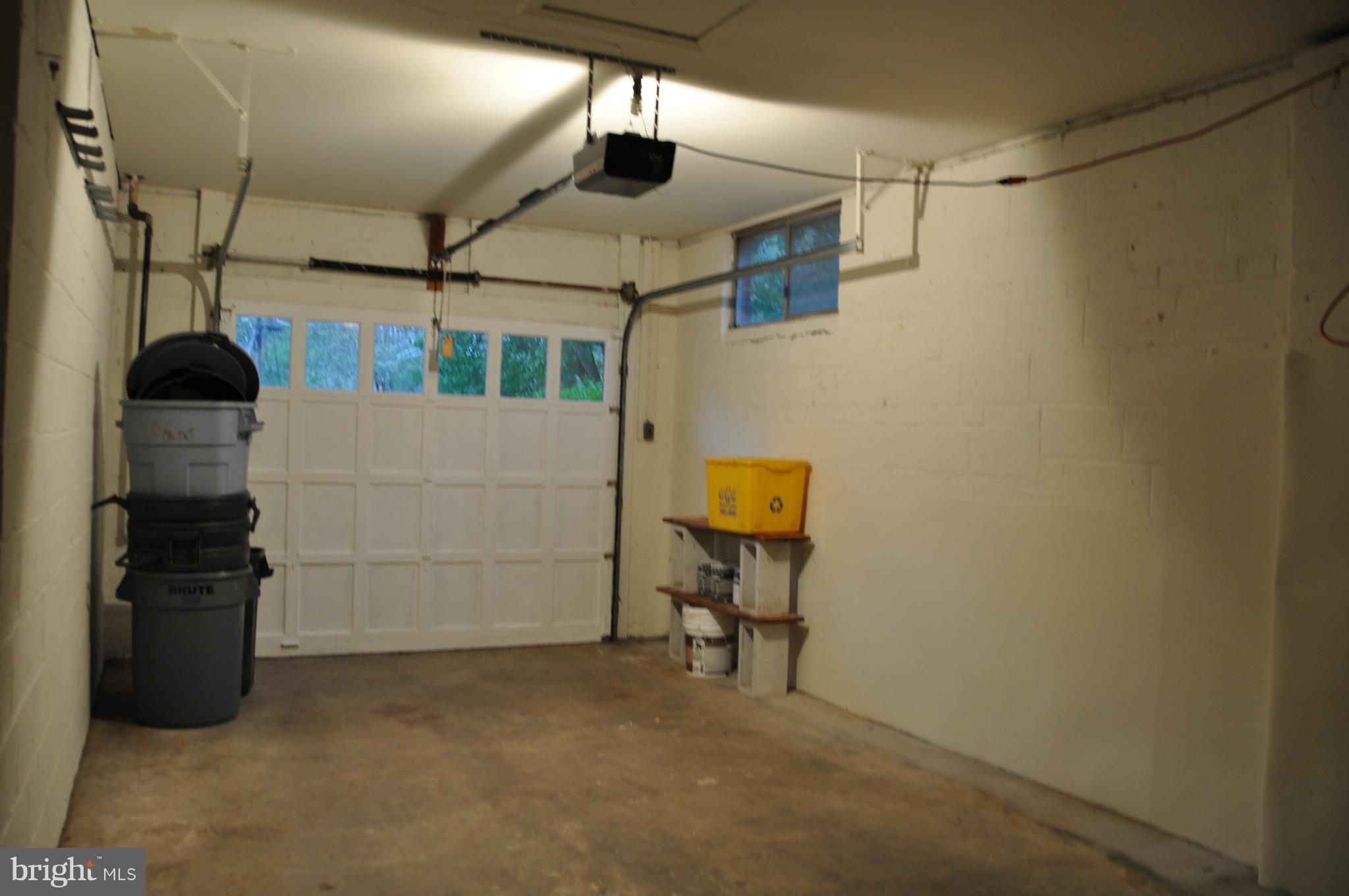 8602 Thames Street Springfield, VA 22151 - Photo 11 of 21 1 Car Garage