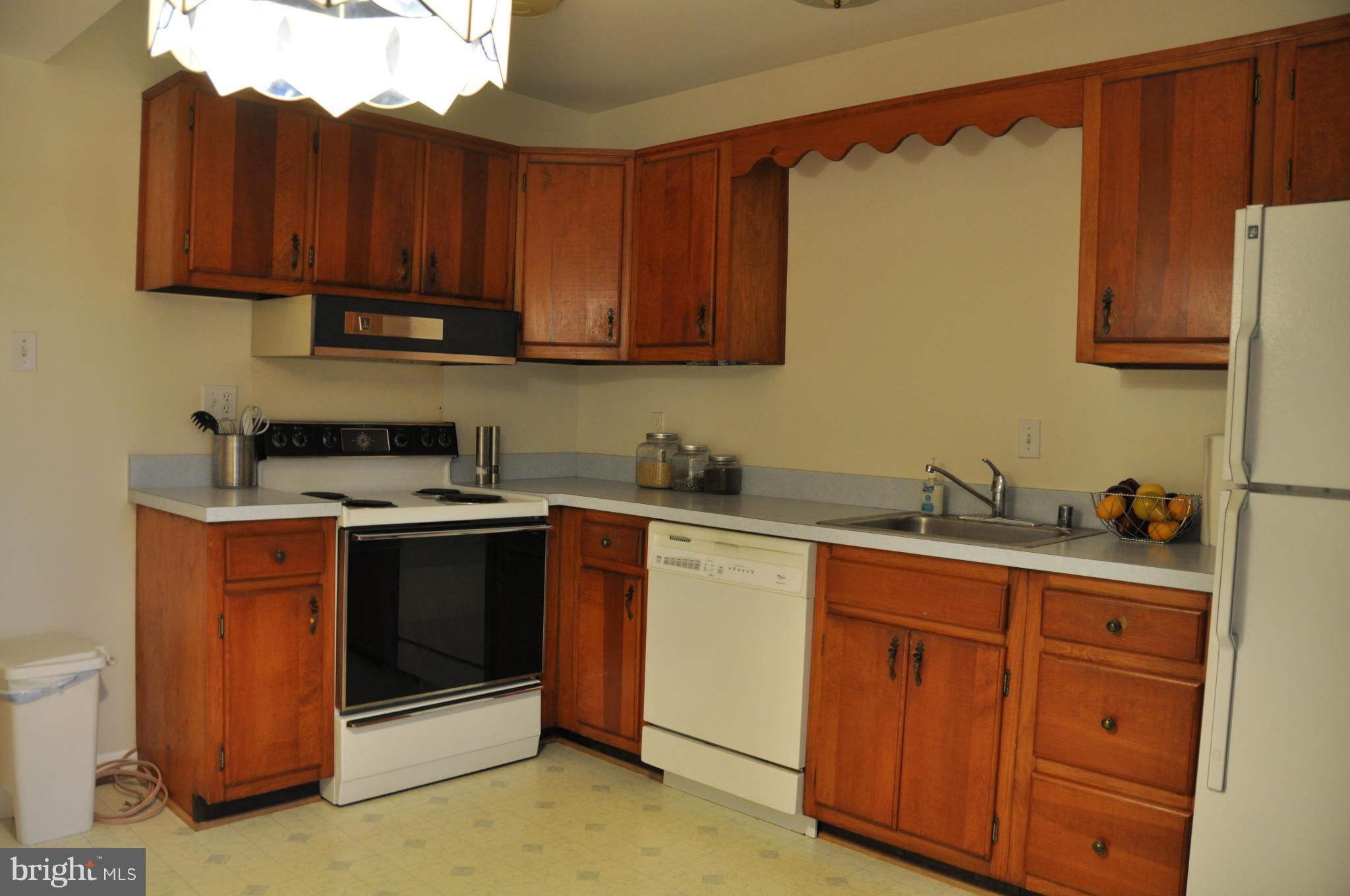 8602 Thames Street Springfield, VA 22151 - Photo 3 of 21 Kitchen