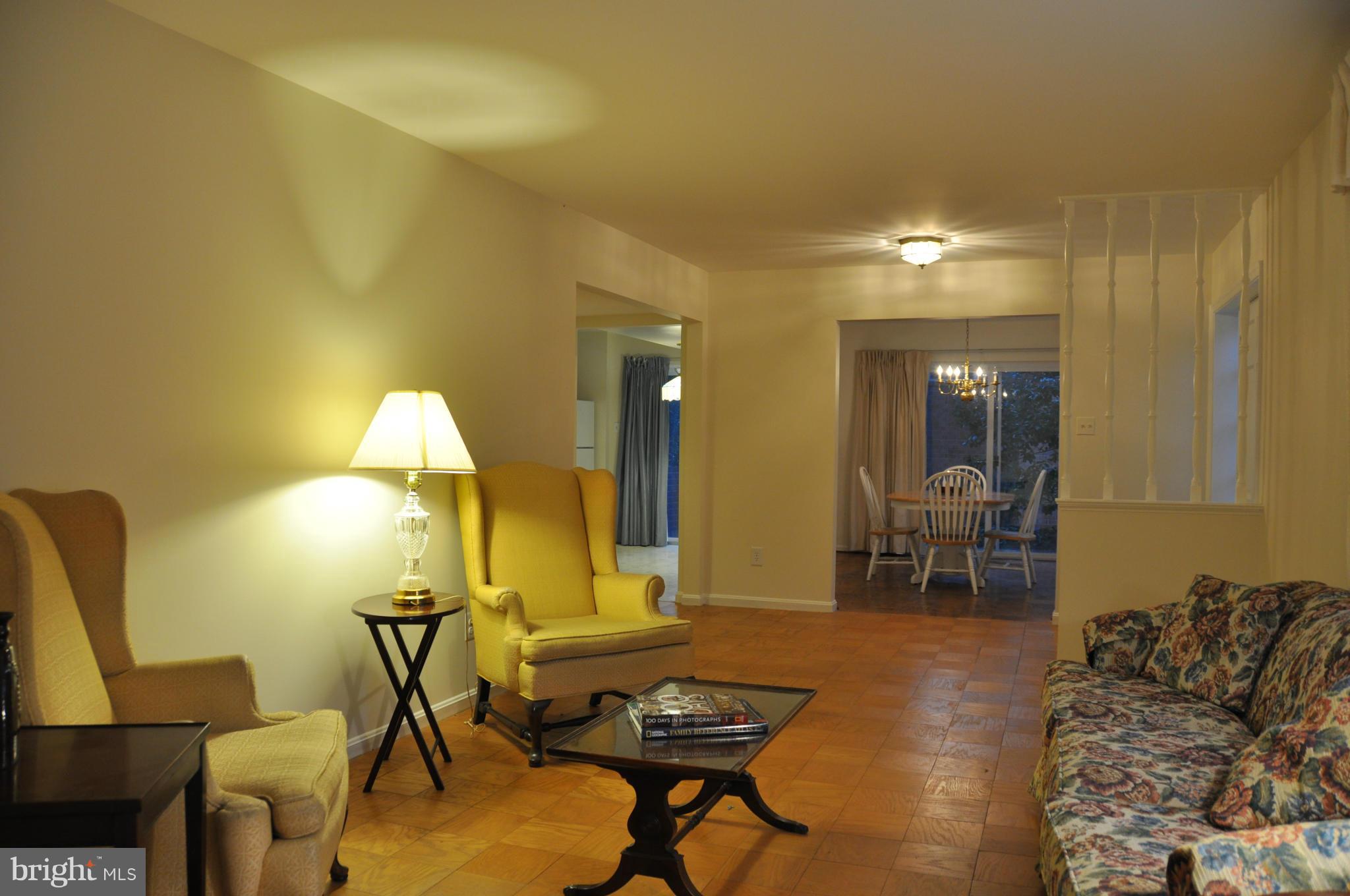 8602 Thames Street Springfield, VA 22151 - Photo 9 of 21 Living Room