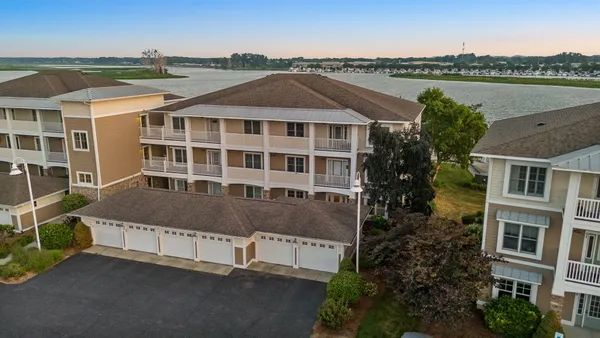 $1,100,000 | 930 West Savidge Street, Unit 20, Spring Lake, MI 49456