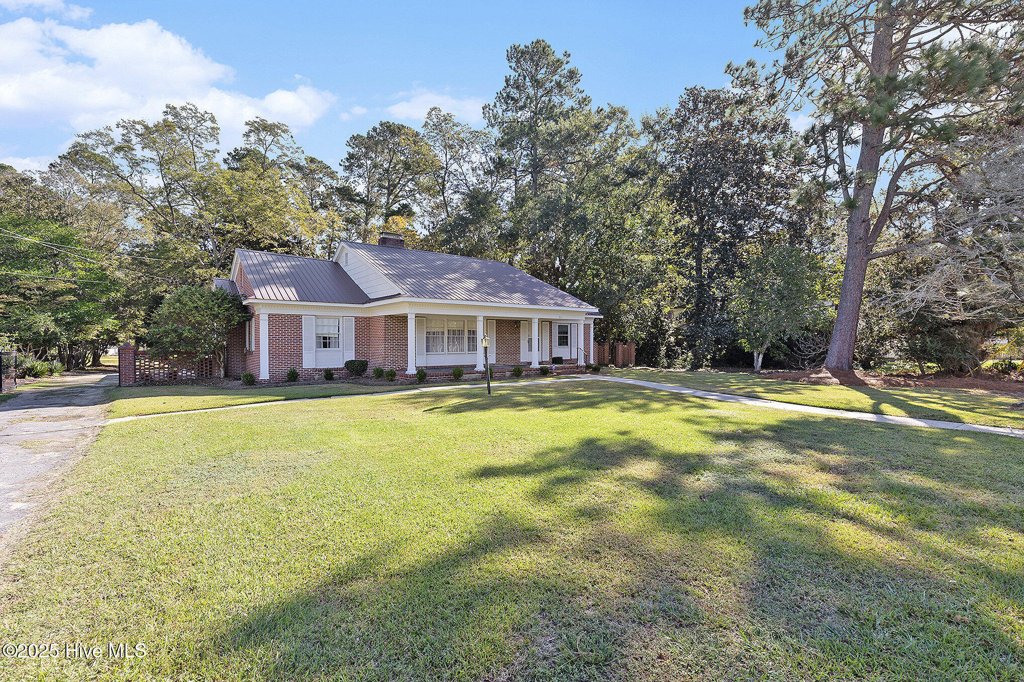 211 Pireway Road Tabor City, NC 28463 - Photo 4 of 46 003_r6_0435_155