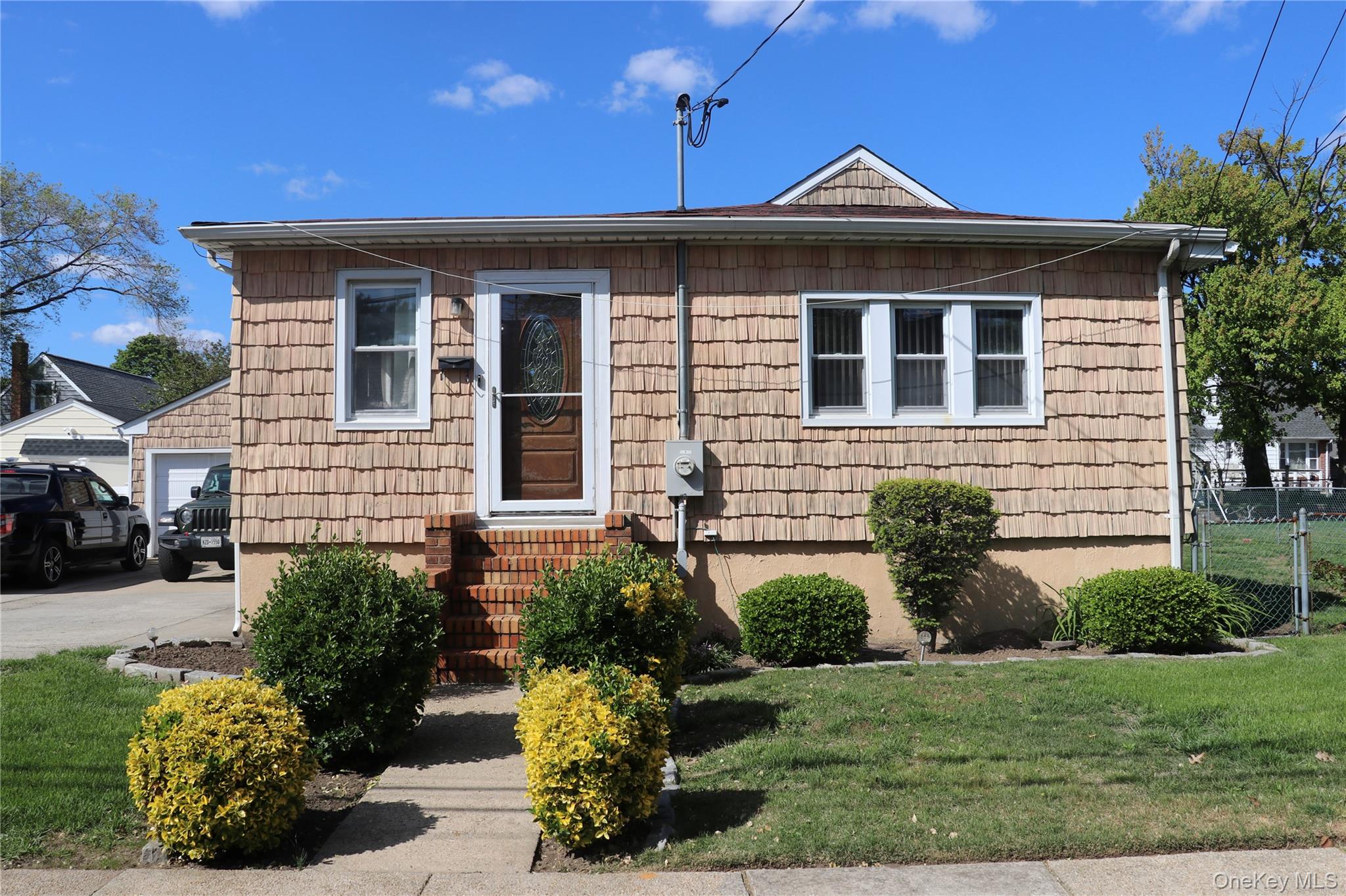 31 Gregory Street Valley Stream, NY 11580 - Photo 2 of 33