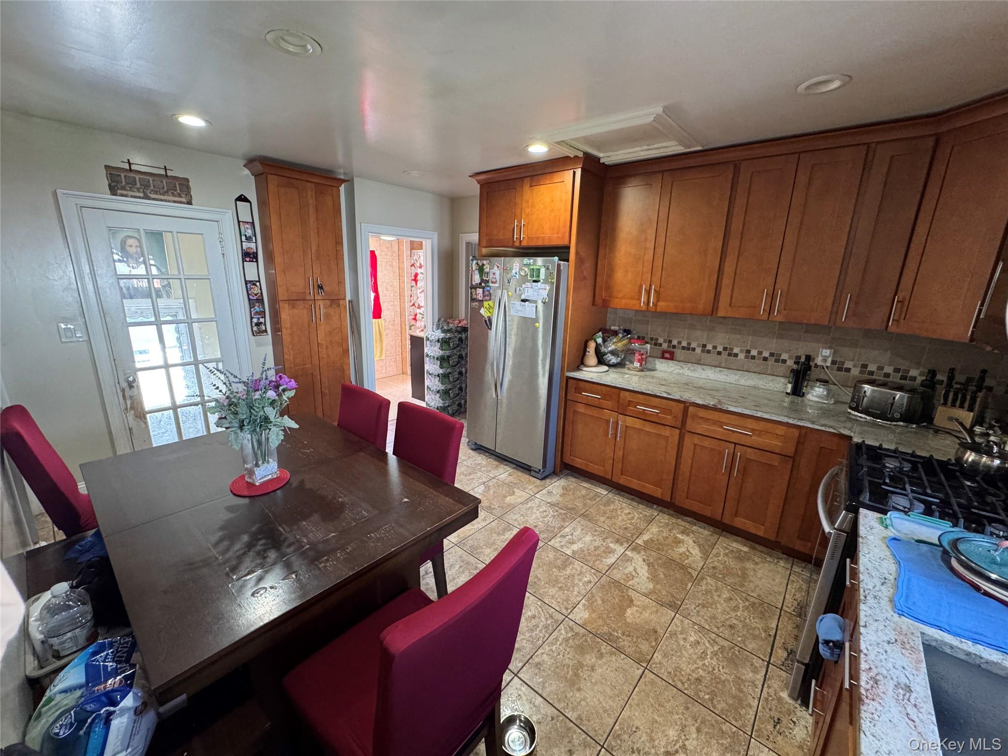 31 Gregory Street Valley Stream, NY 11580 - Photo 6 of 33
