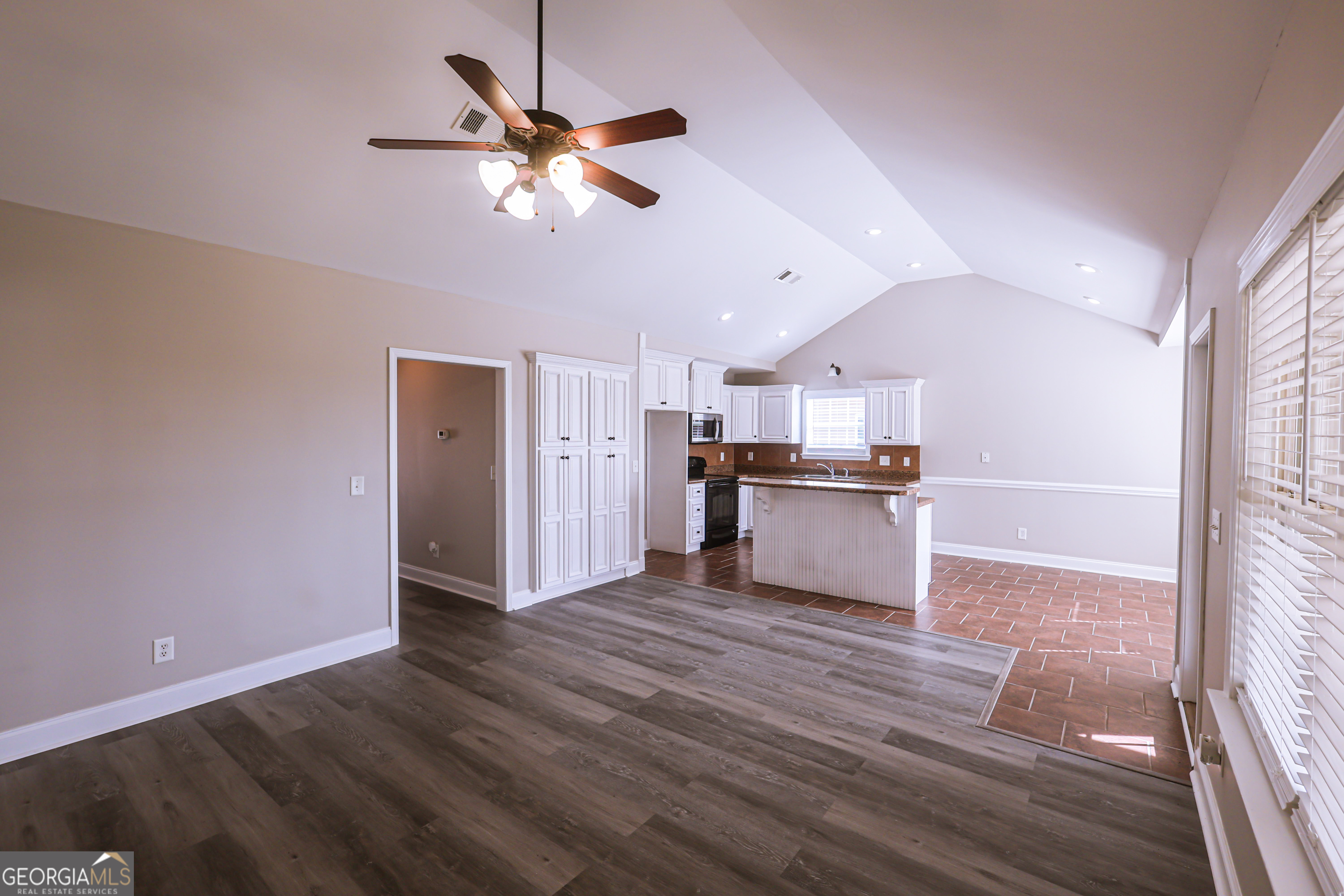 222 Summerstone Bend Byron, GA 31008 - Photo 7 of 15