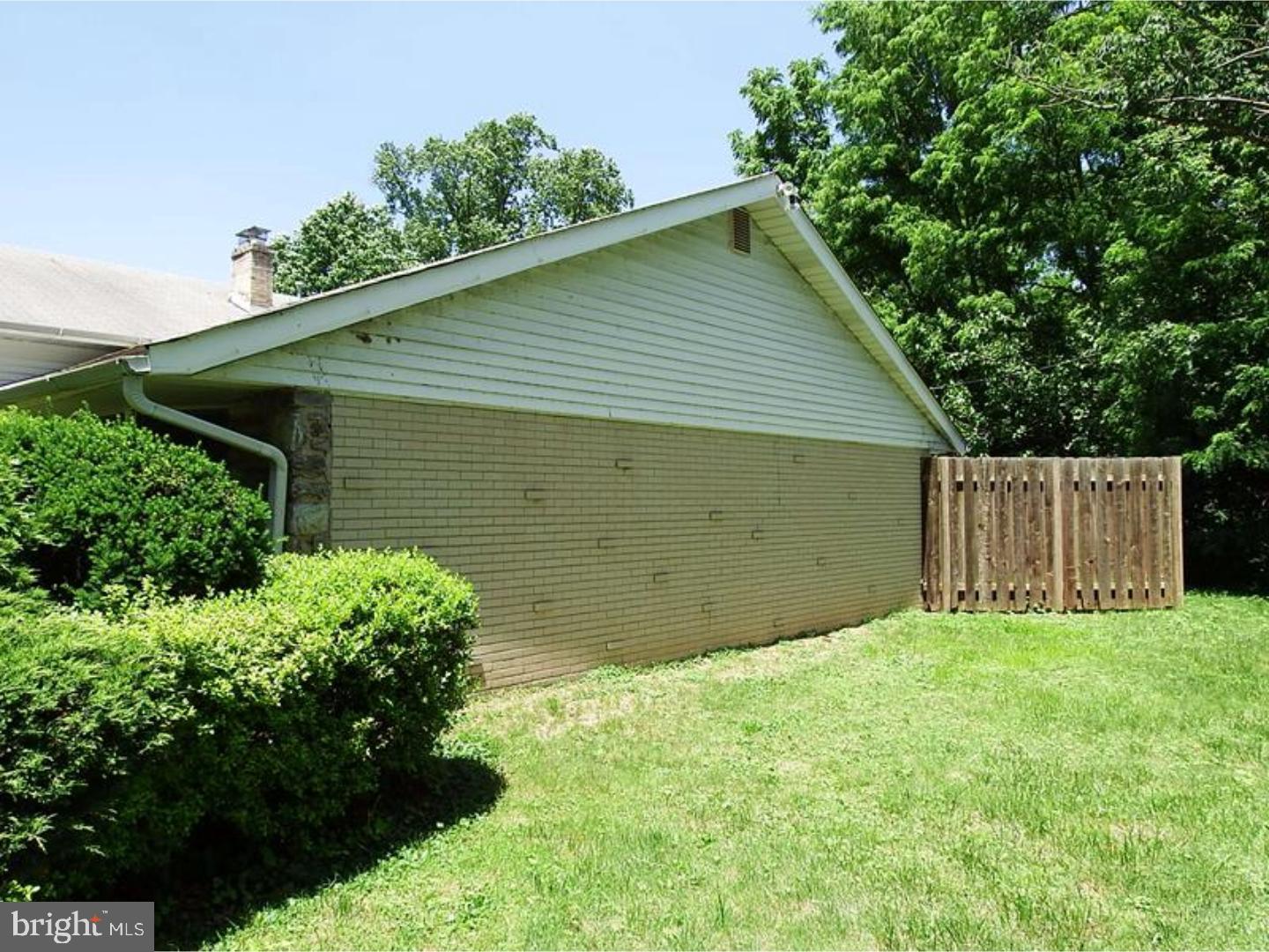 7967 Rolling Green Road Cheltenham, PA 19012 - Photo 2 of 16