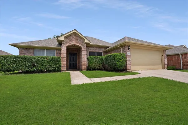 $2,450 | 2910 Chisholm Trail, Corinth, TX 76210