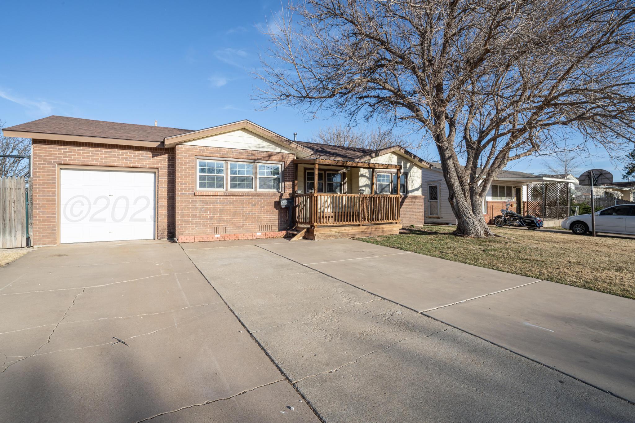 2907 South Apache Street Amarillo, TX 79103 - Photo 2 of 29 FA0C4474-87D3-4E7C-9A3A-7D4D191CA703