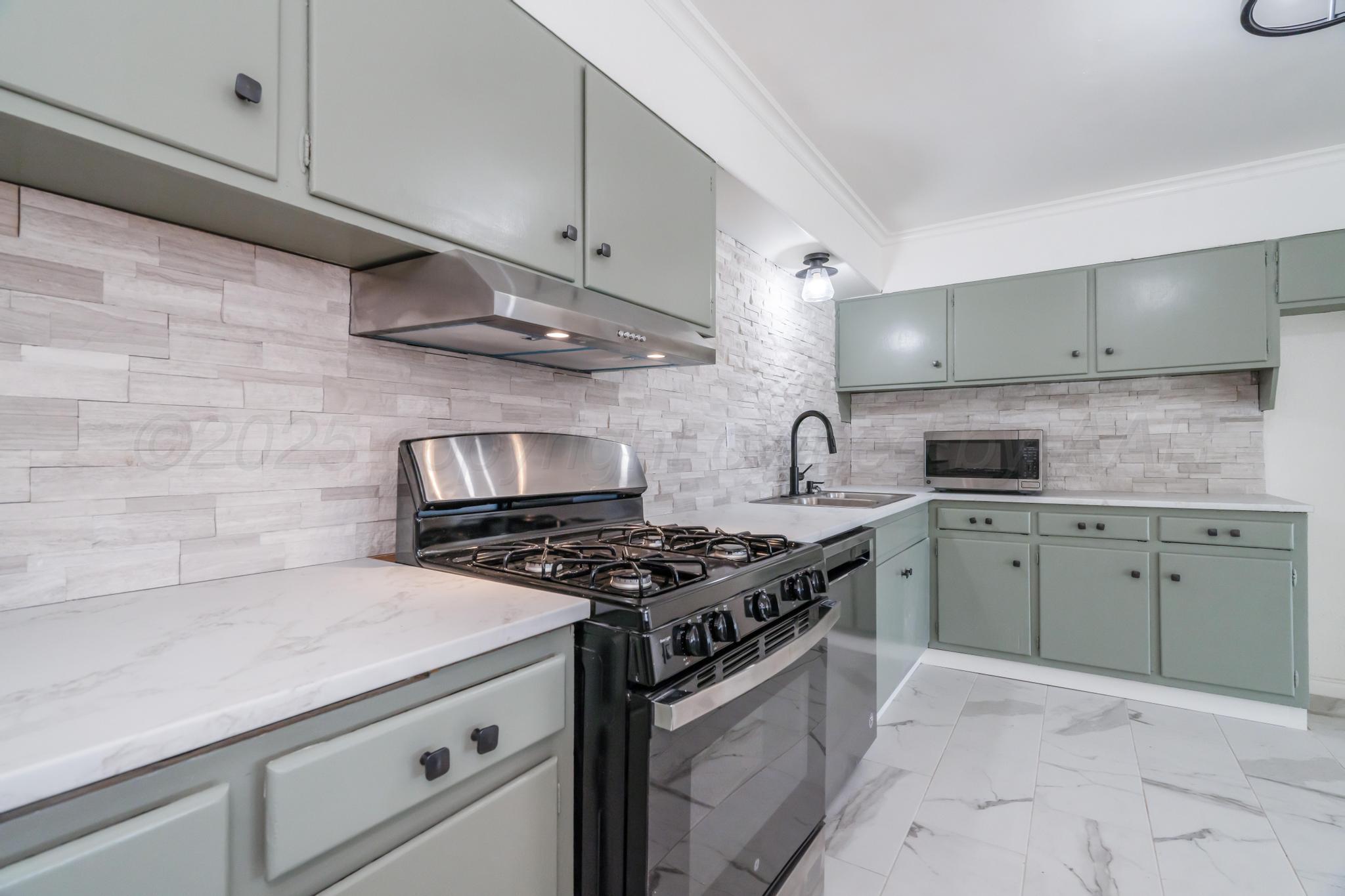 2907 South Apache Street Amarillo, TX 79103 - Photo 8 of 29 E149D2B7-B190-4068-BF34-F8D38CA2258D