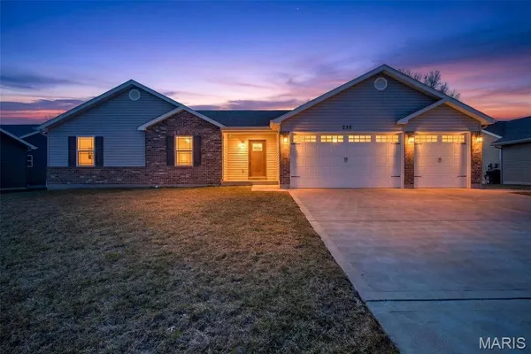 $345,000 | 235 Winter Wheat Drive, Wright City, MO 63390