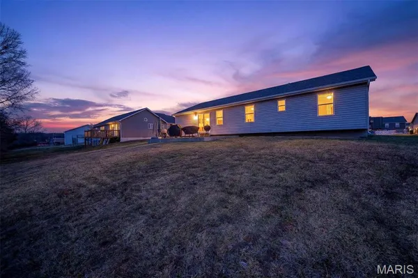 $345,000 | 235 Winter Wheat Drive, Wright City, MO 63390