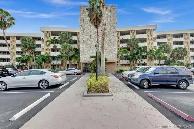 a view of large building with outdoor space