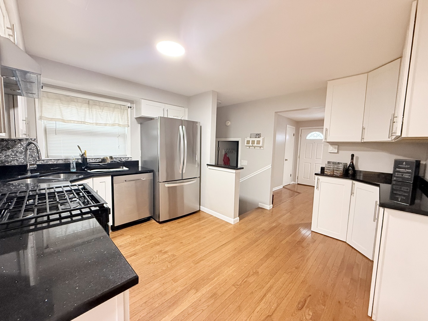 5818 West 60th Street Chicago, IL 60638 - Photo 12 of 39