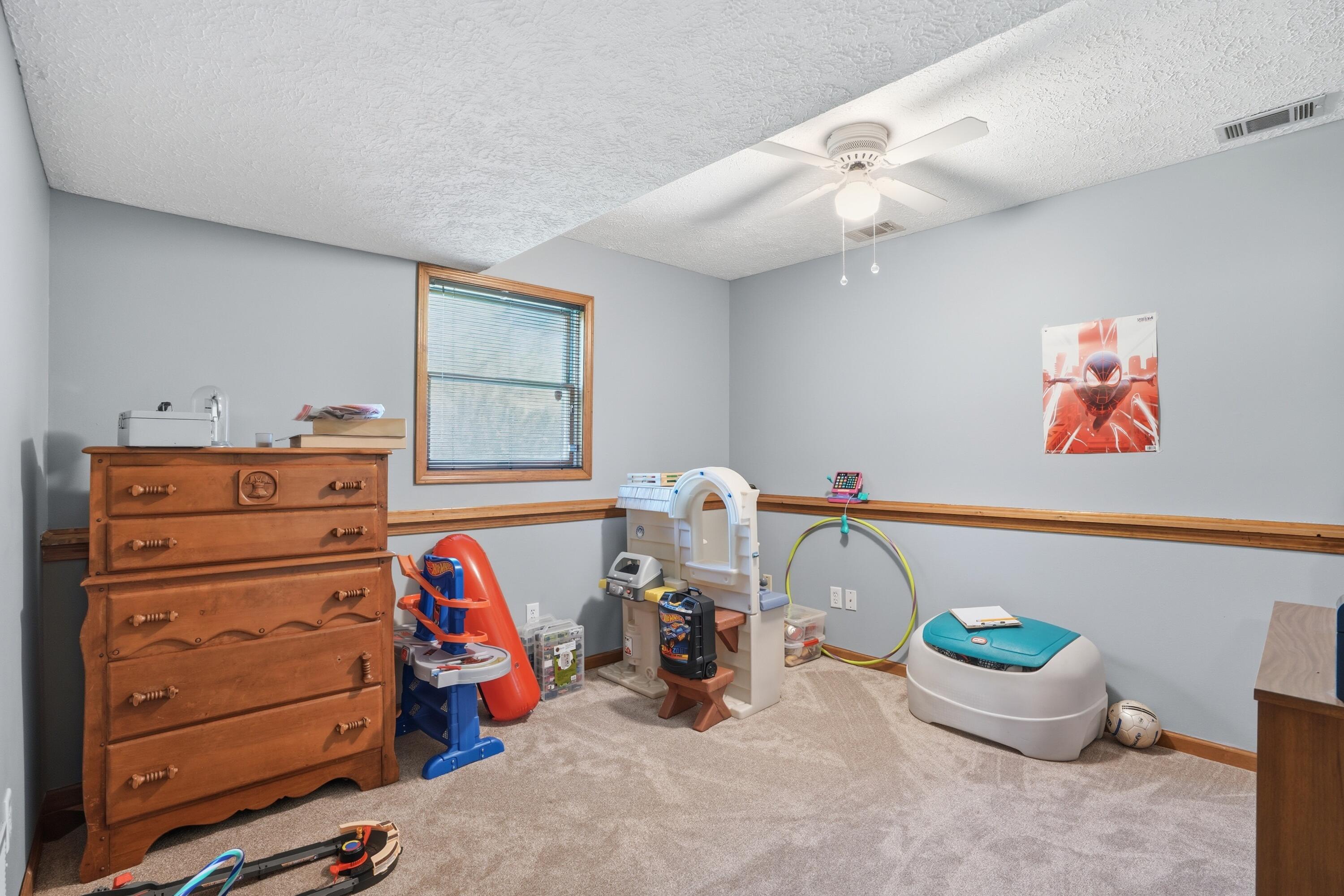 264 Springhill Drive Valparaiso, IN 46385 - Photo 20 of 27 3000x2001