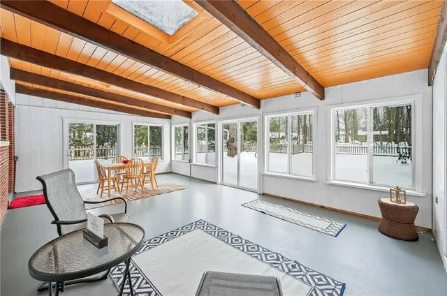 $369,000 | 679 Dogwood Lane, Hermitage, PA 16148