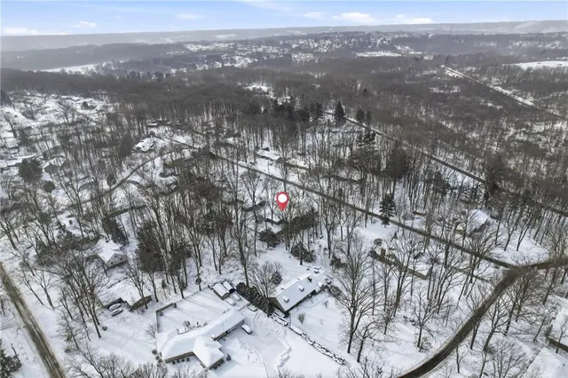 $369,000 | 679 Dogwood Lane, Hermitage, PA 16148