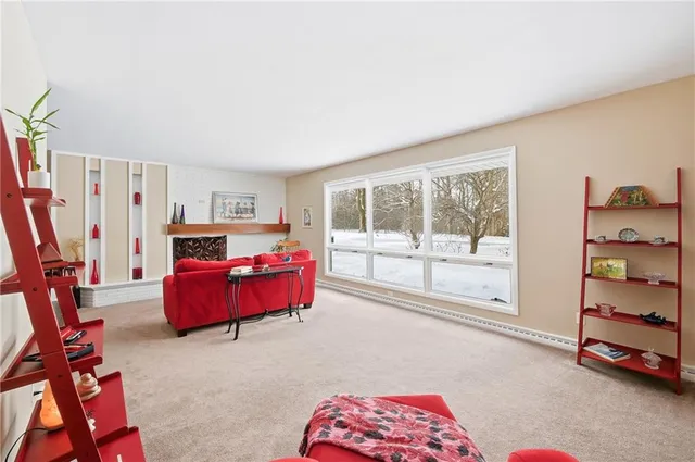 $369,000 | 679 Dogwood Lane, Hermitage, PA 16148