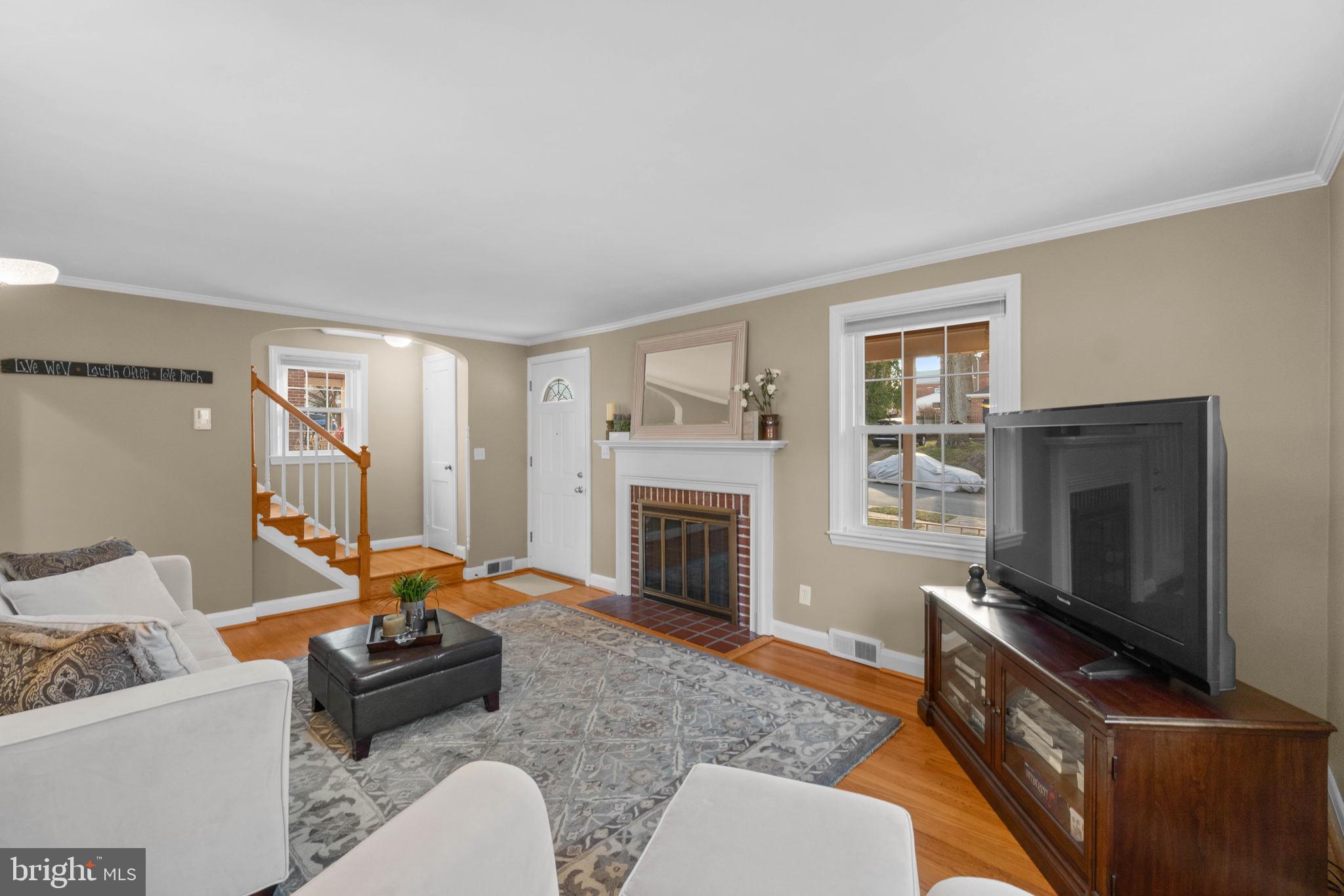 37 Dunmore Road Catonsville, MD 21228 - Photo 8 of 49 Gallery Image 8