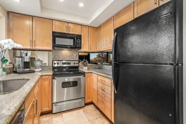 $429,000 | 2501 North Indian Canyon Drive, Unit 603, Palm Springs, CA 92262