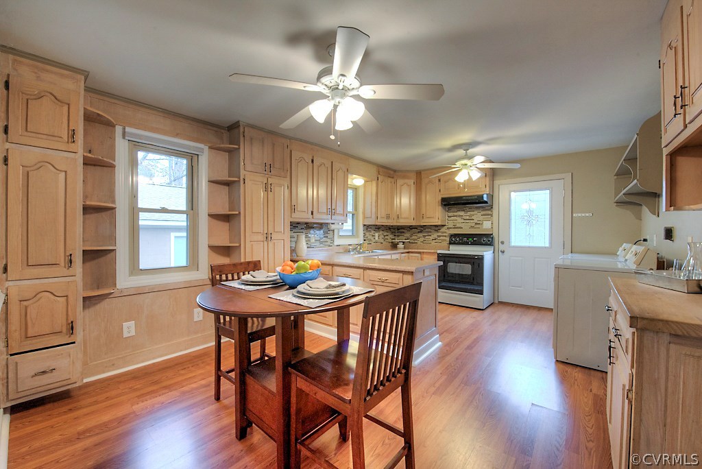 3916 Evelake Road Richmond, VA 23237 - Photo 8 of 22 Fabulous eat in kitchen with tons of cabinet space