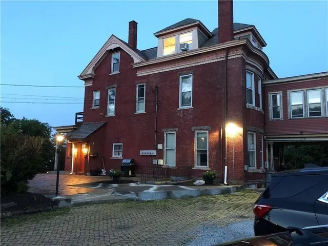 $1,250 | 115 7th Avenue, Unit 3, Carnegie, PA 15106