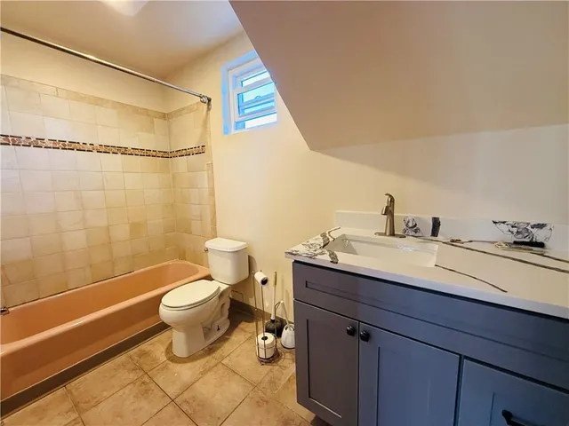 $1,250 | 115 7th Avenue, Unit 3, Carnegie, PA 15106