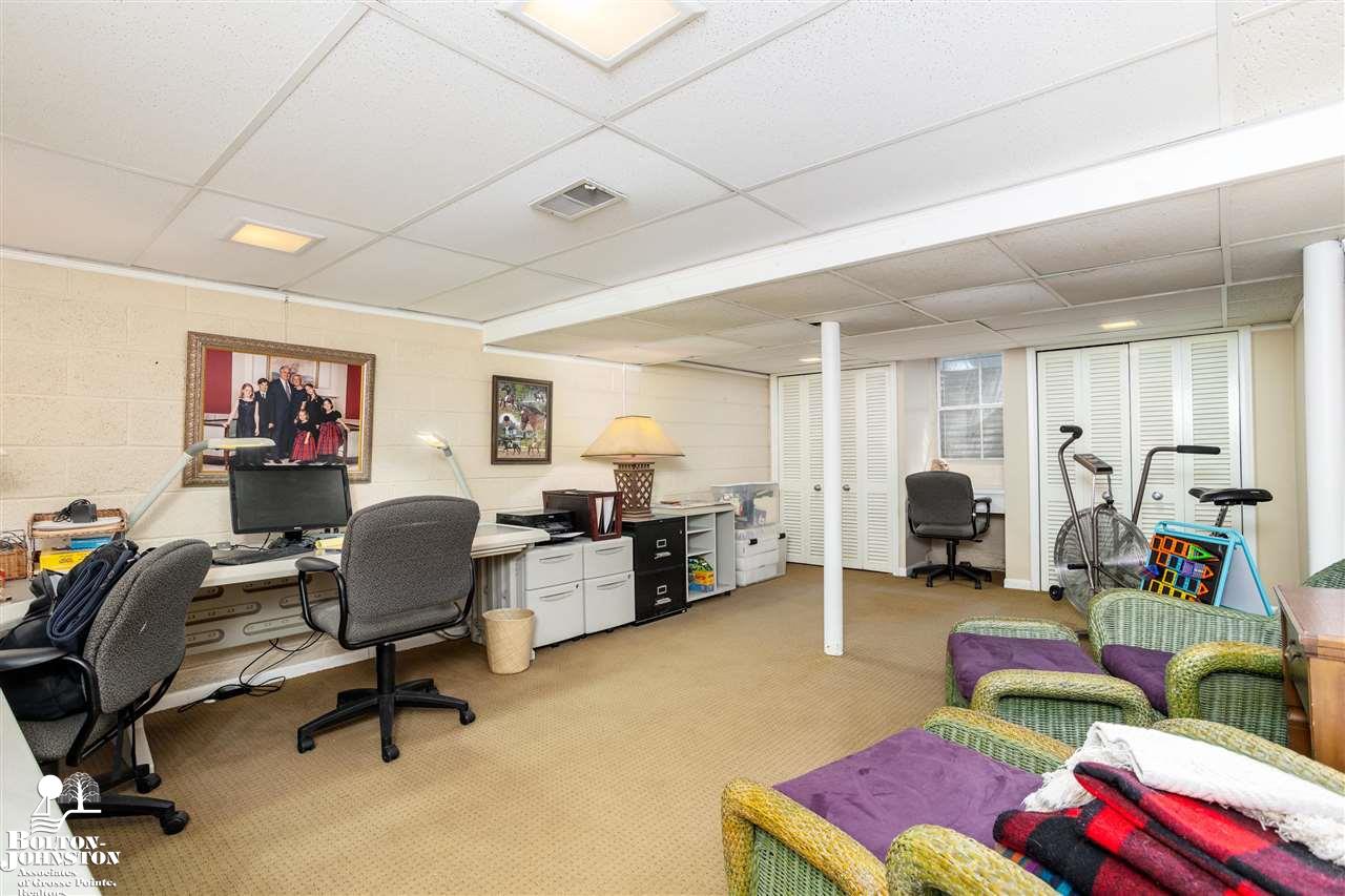 812 Bishop Road Grosse Pointe, MI 48230 - Photo 27 of 45