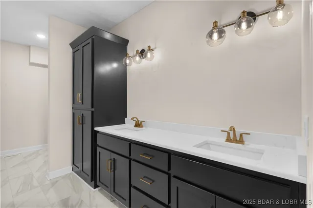 $1,294,000 | 59 Lakeway Lane, Climax Springs, MO 65324