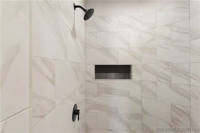 $1,294,000 | 59 Lakeway Lane, Climax Springs, MO 65324