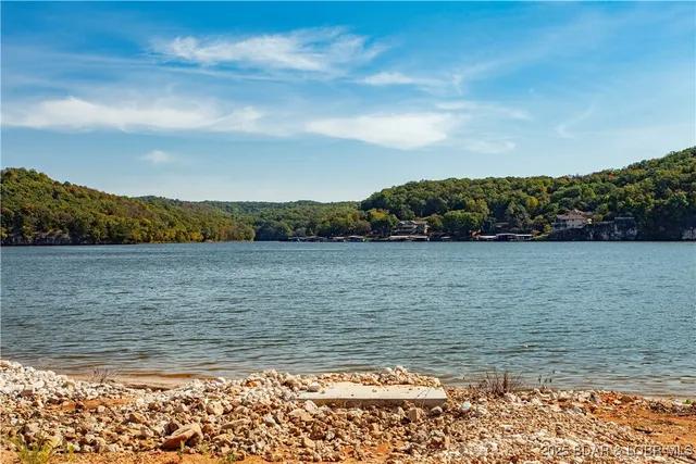 $1,294,000 | 59 Lakeway Lane, Climax Springs, MO 65324