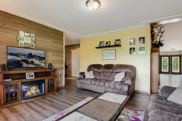 $749,900 | 1620 County Rd X, Glenwood City, WI 54013