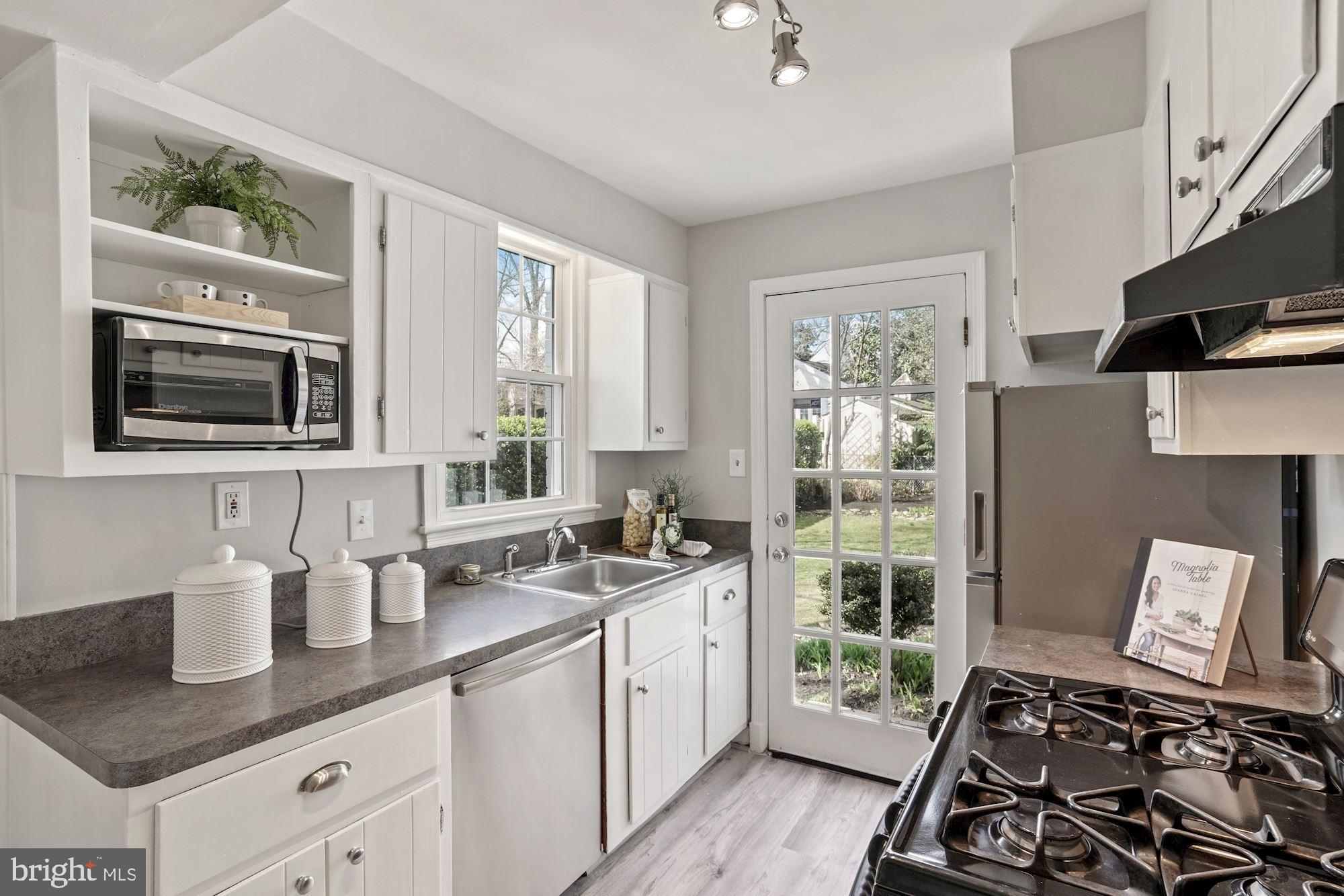 5602 Gloster Road Bethesda, MD 20816 - Photo 15 of 44 Kitchen