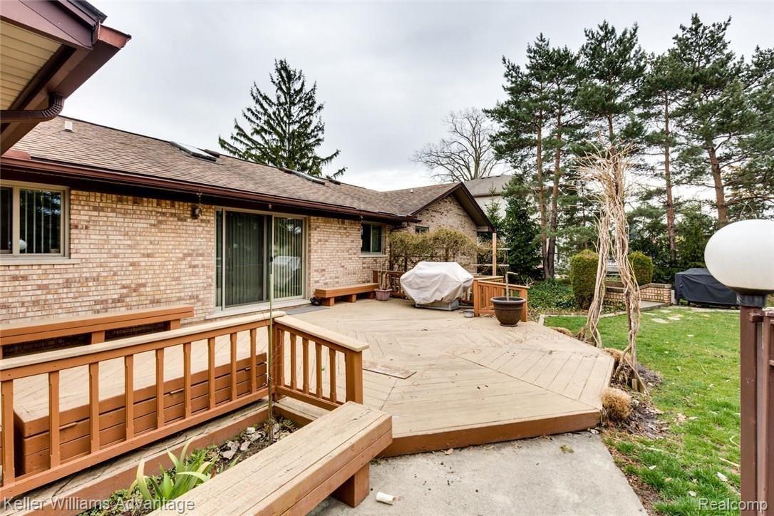 38747 Westchester Road Sterling Heights, MI 48310 - Photo 28 of 37 38747 Westchester Rd Sterling-large-028-22-Deck-1500x1000-72dpi.jpg