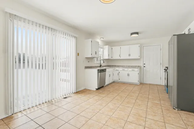 $2,850 | 2600 John Bourg Drive, Plainfield, IL 60586