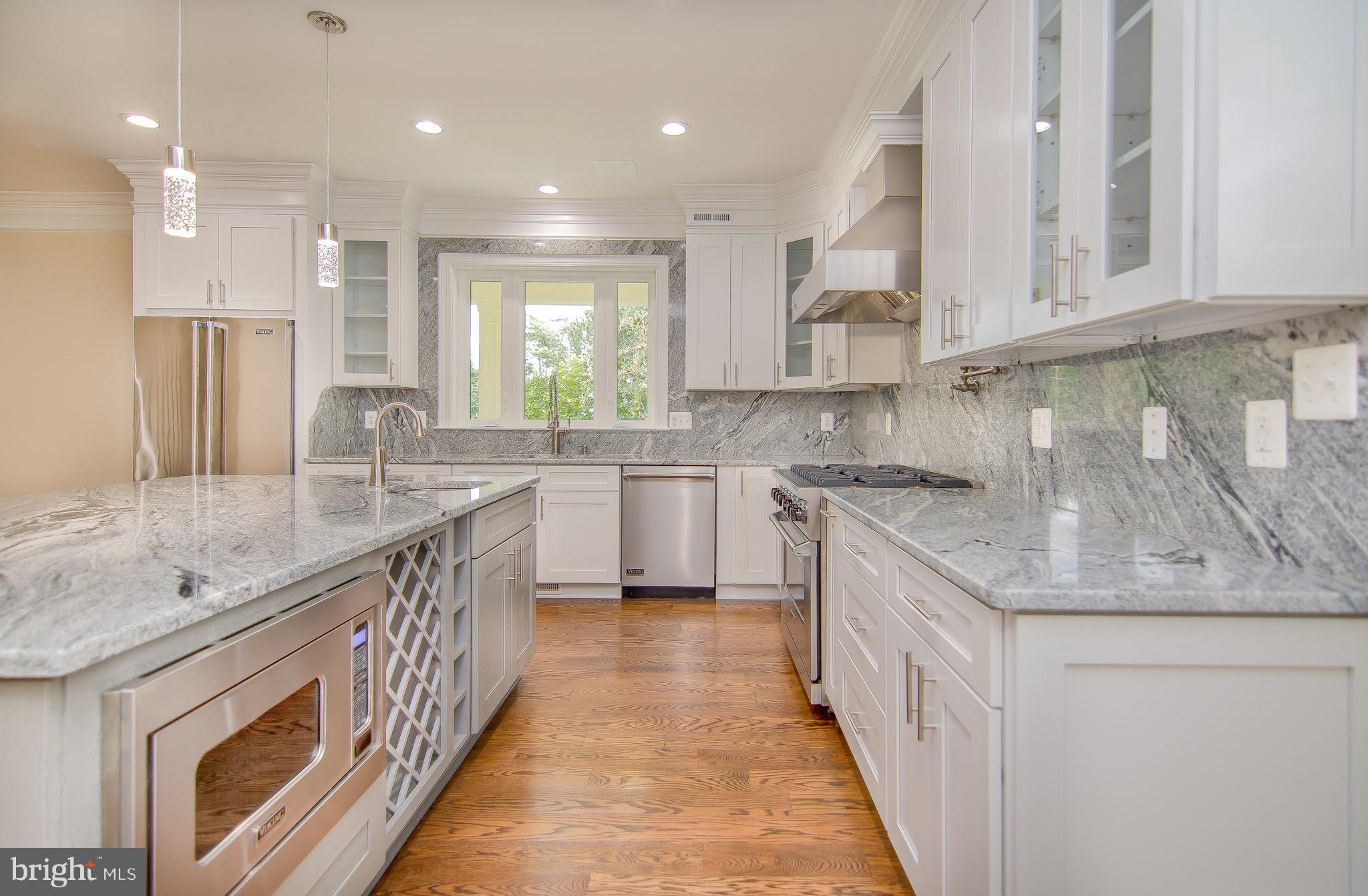 7101 Neuman Street Springfield, VA 22150 - Photo 9 of 30 Kitchen