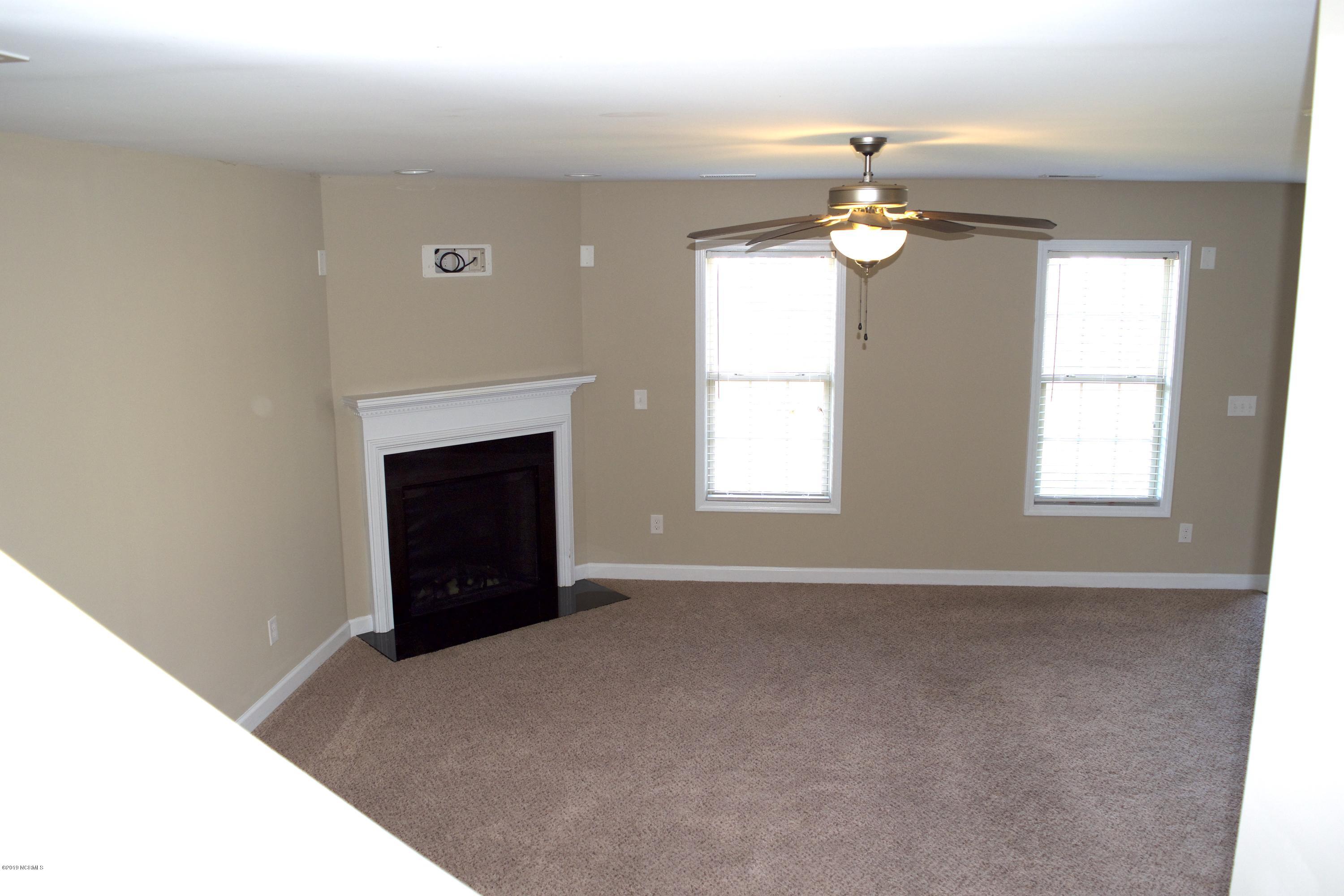 245 Merin Height Road Jacksonville, NC 28546 - Photo 4 of 50 LR