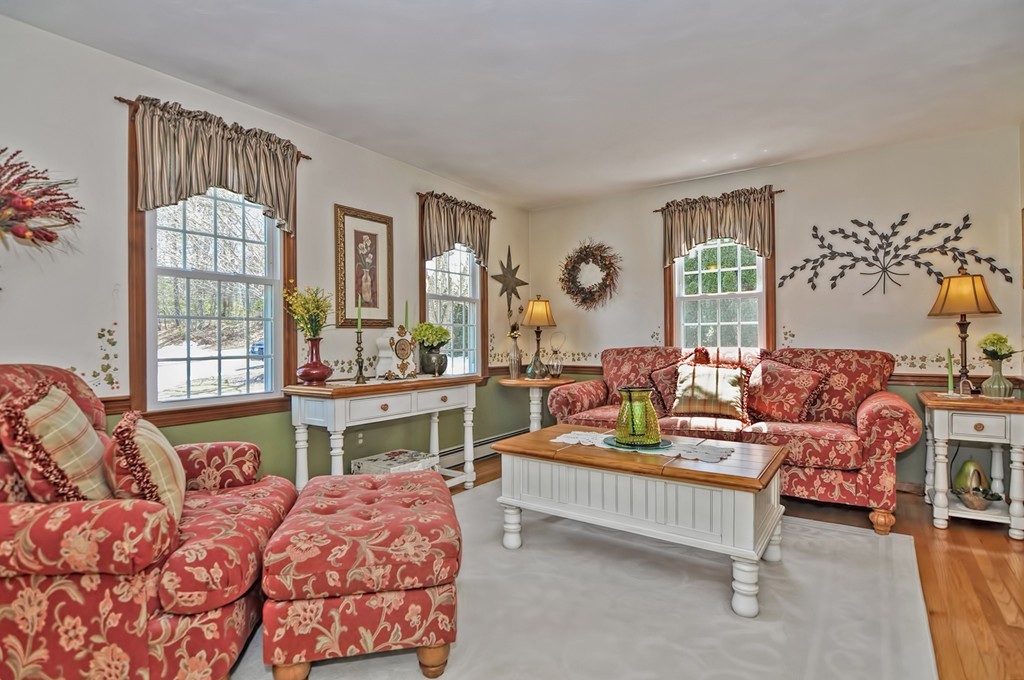 20 Tillotson Road Hopedale, MA 01747 - Photo 3 of 29 Gallery Image 3