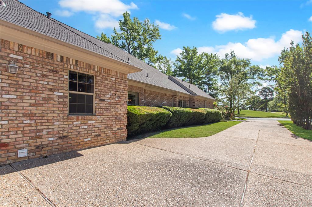 6609 Hollytree Circle Tyler, TX 75703 - Photo 4 of 40