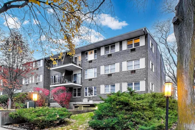 $197,000 | 8700 Skokie Boulevard, Unit 3PS, Skokie, IL 60077