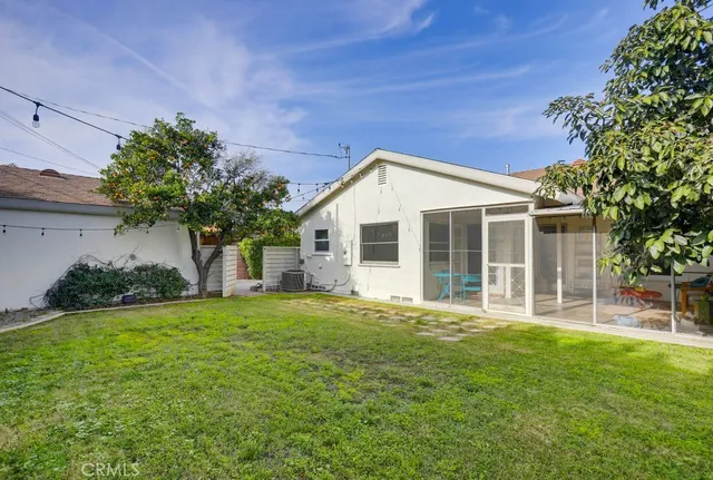 $1,280,000 | 1010 West 21st Street, Santa Ana, CA 92706