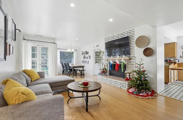 $1,280,000 | 1010 West 21st Street, Santa Ana, CA 92706