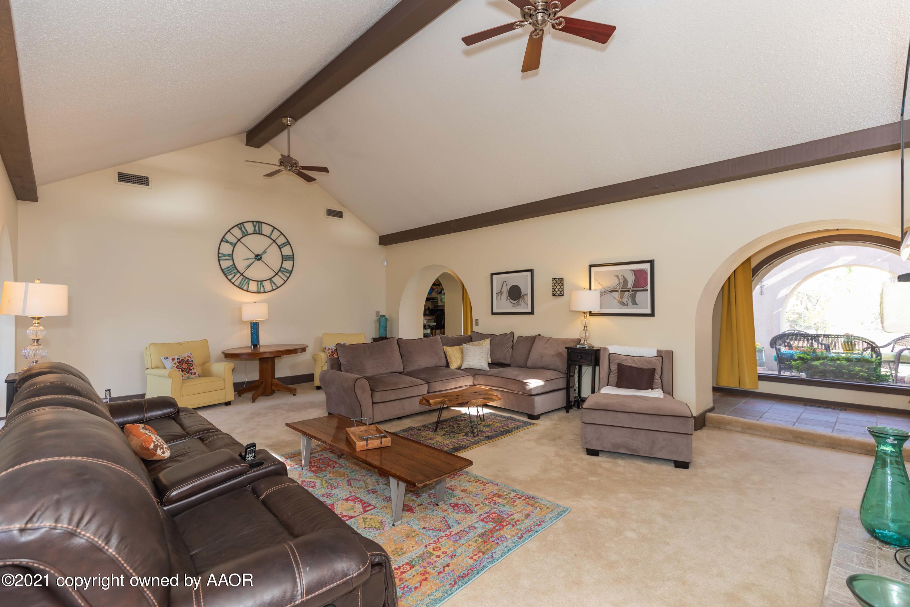 17 Kendall Road Amarillo, TX 79124 - Photo 19 of 46 LIVING ROOM VIEW 4