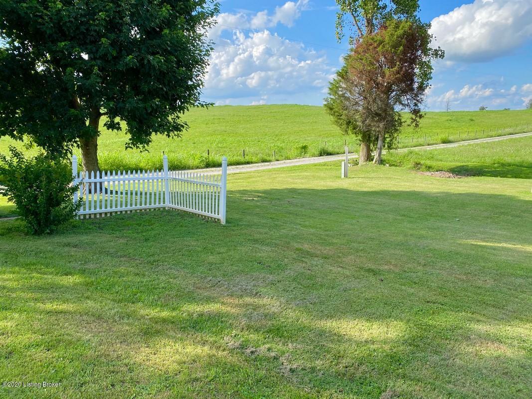 5206 Anneta Road Leitchfield, KY 42754 - Photo 42 of 44 3 bed, 2 bath home with possible 4th bedroom on corner lot for sale in Leitchfield KY.