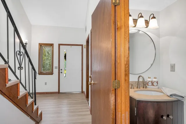 $350,000 | 201 Millwright Drive, Nashua, NH 03063