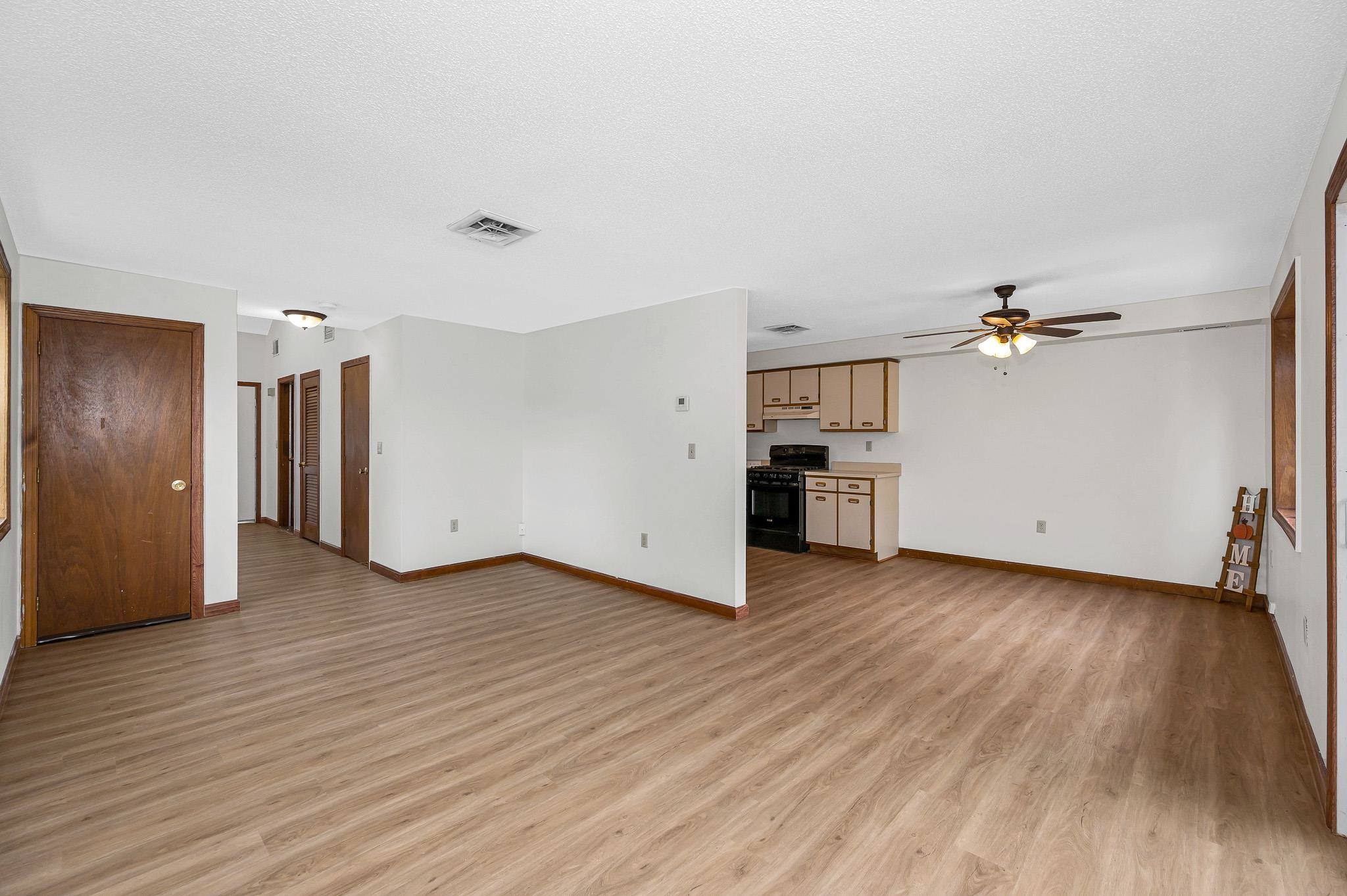 201 Millwright Drive Nashua, NH 03063 - Photo 7 of 35