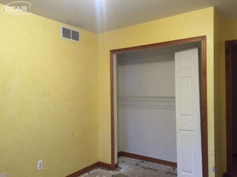11655 Lehring Road Byron, MI 48418 - Photo 7 of 12 20445367-6.JPG