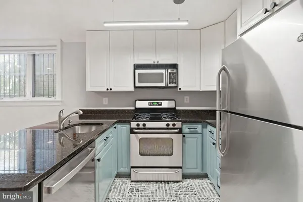 $2,350 | 1740 18th Street Northwest, Unit T2, Washington, DC 20009