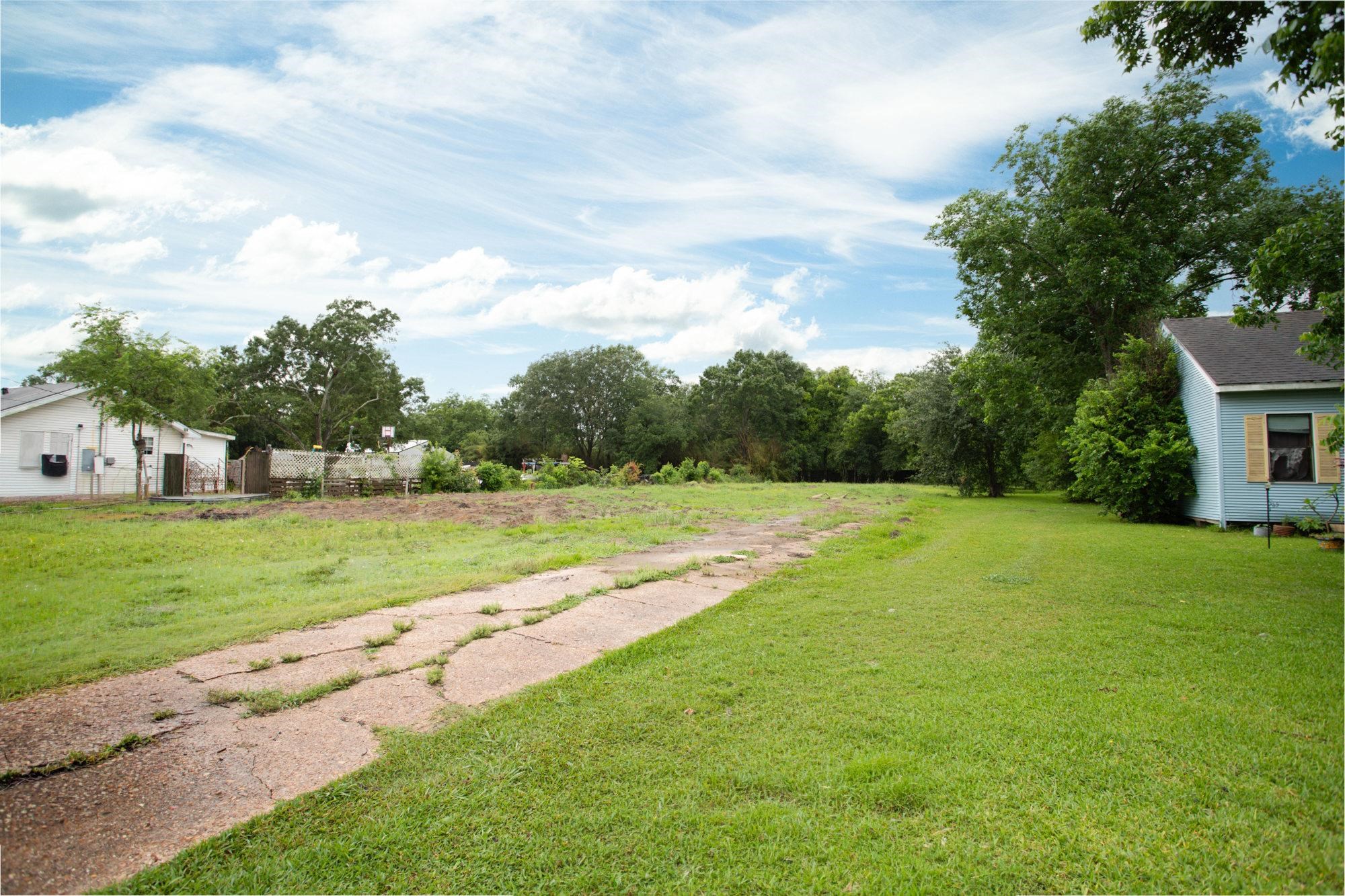 6701 32nd Street Groves, TX 77619 - Photo 3 of 7